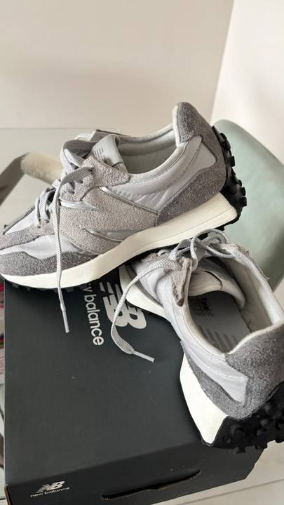 Foto de Tênis New Balance 327 cinza, nº 38