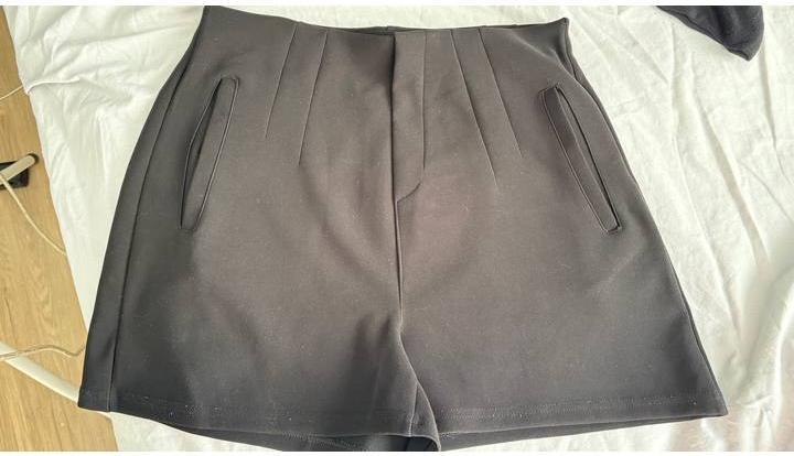 Foto de Short de alfaiataria preto